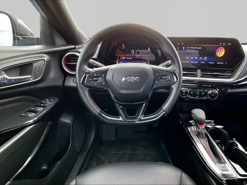 Used 2024 Chevrolet Trax RS w/ Driver Confidence Package FWD image 5