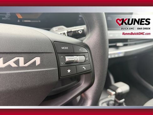 Used 2025 Kia K4 FWD image 18