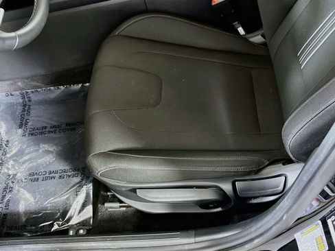 Used 2023 Hyundai Elantra SEL w/ Convenience Package FWD image 19