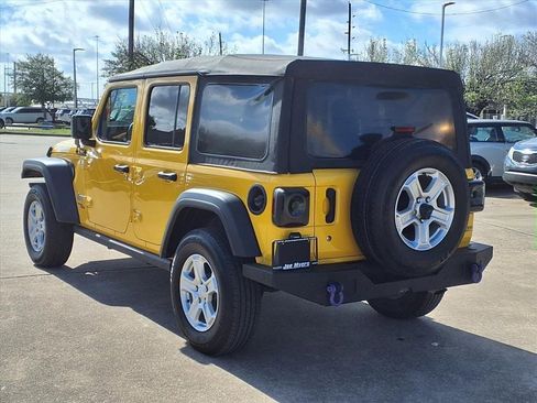 Used 2019 Jeep Wrangler Unlimited Sport S image 2