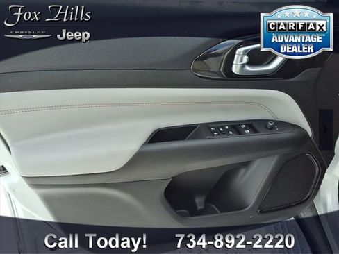 Used 2026 Jeep Compass Limited image 13