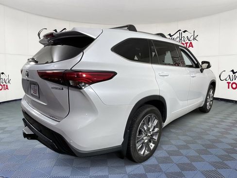 Used 2022 Toyota Highlander Limited image 7