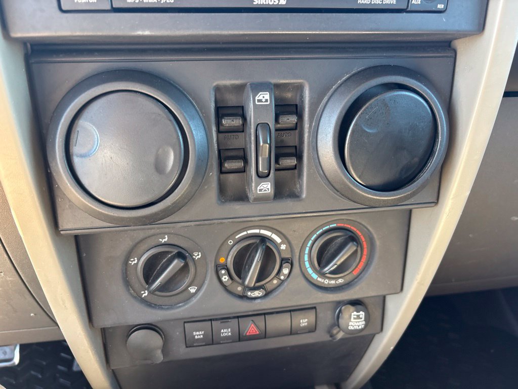 Used 2008 Jeep Wrangler Unlimited Rubicon w/ Dual Top Group AWD/4WD image 50