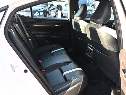 Used 2025 Toyota Camry SE AWD (Natl) image 37