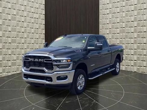 Certified 2025 RAM 2500 Big Horn AWD/4WD image 11