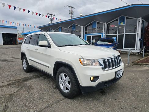 Used 2012 Jeep Grand Cherokee Laredo w/ Laredo E Group image 1