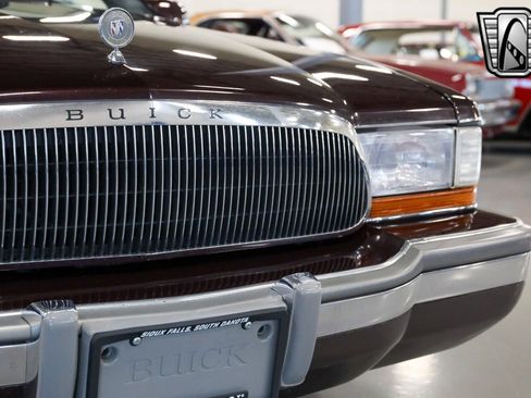 Used 1996 Buick Roadmaster Limited image 9