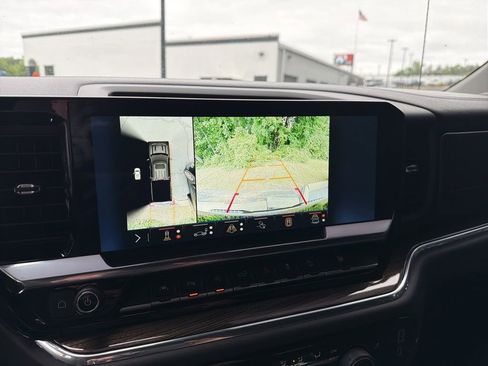 Used 2024 Chevrolet Silverado 1500 LT Trail Boss w/ LT Trail Boss Premium Package AWD/4WD image 21