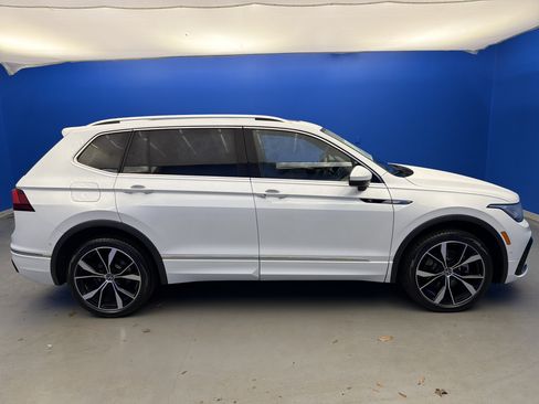 Used 2024 Volkswagen Tiguan SEL R-Line image 8