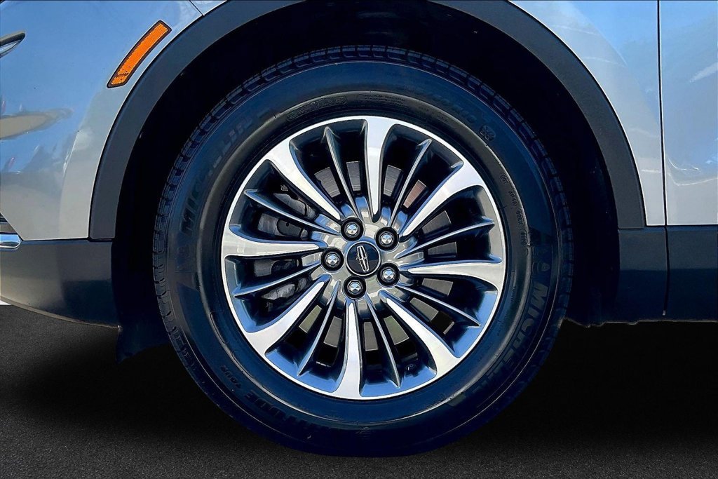 Used 2023 Lincoln Nautilus Reserve FWD image 30