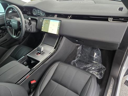 Certified 2025 Land Rover Range Rover Evoque Dynamic SE AWD/4WD image 18