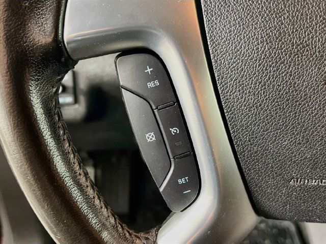 Used 2017 Chevrolet Traverse LT w/ Style and Technology Package FWD image 13