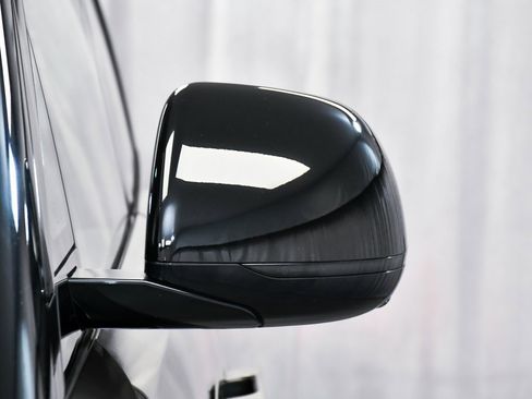 Used 2023 Land Rover Range Rover Sport SE Dynamic image 83