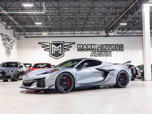 Used 2024 Chevrolet Corvette Z06 w/ Z07 Performance Package RWD image 1