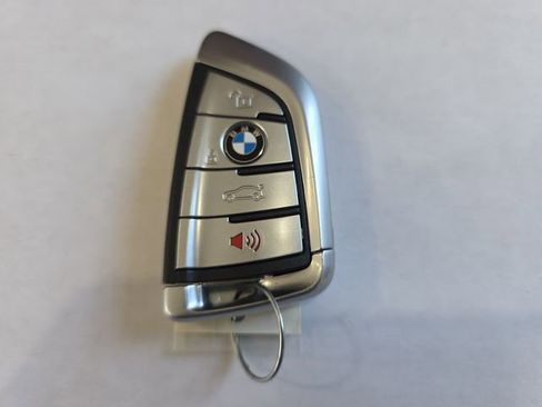 Used 2020 BMW 750i xDrive w/ Executive Package AWD/4WD image 9