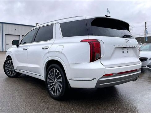 Used 2025 Hyundai Palisade Calligraphy image 3