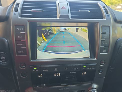 Used 2014 Lexus GX 460 Luxury w/ Preferred Accessory Package AWD/4WD image 23