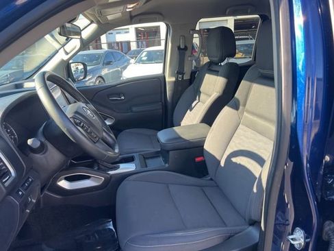 Used 2023 Nissan Frontier SV w/ SV Convenience Package image 9