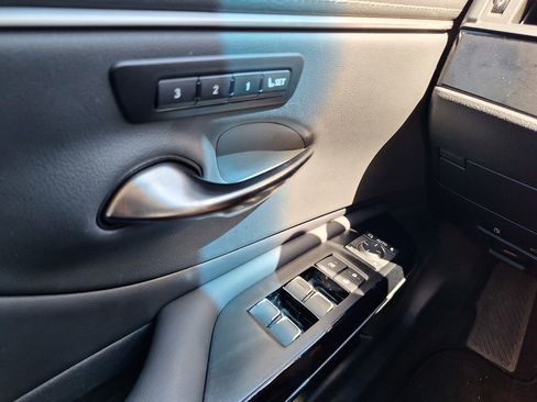 Used 2023 Lexus ES 350 w/ Premium Package image 17