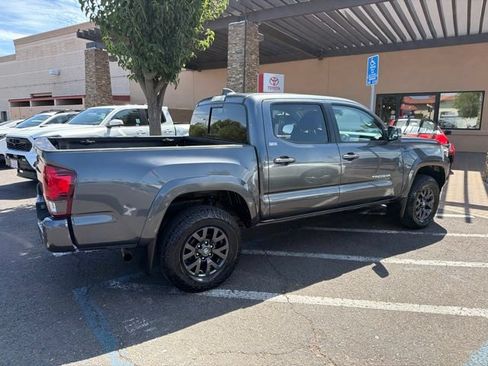 Certified 2022 Toyota Tacoma SR5 AWD/4WD image 4
