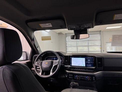 Used 2025 Chevrolet Silverado 1500 LT AWD/4WD image 22