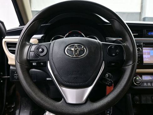 Used 2015 Toyota Corolla LE FWD image 24
