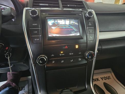 Used 2015 Toyota Camry SE image 19