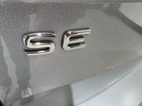 Used 2022 Volkswagen Tiguan SE R-Line image 33