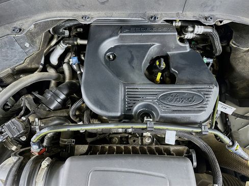 Used 2020 Ford Explorer XLT w/ Equipment Group 202A image 34