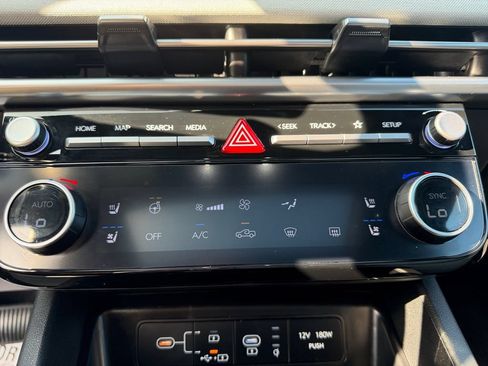 Certified 2025 Hyundai Santa Cruz Limited AWD/4WD image 24