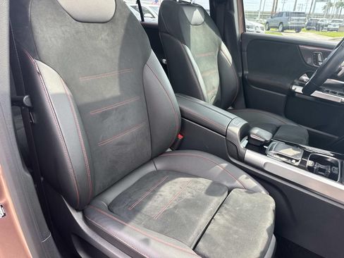 Used 2022 Mercedes-Benz GLB 250 image 12