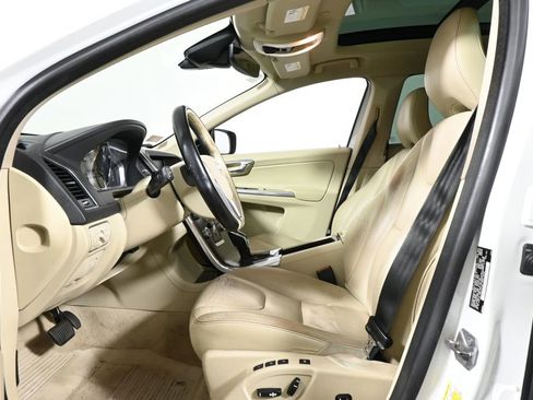 Used 2015 Volvo XC60 T5 image 3