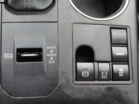 Used 2023 Toyota Highlander XSE FWD image 46