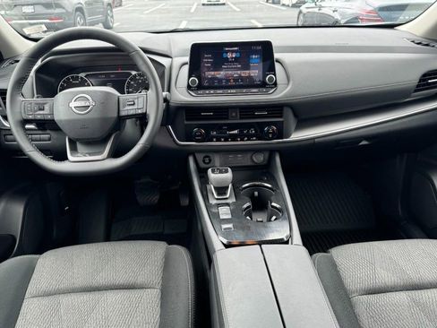 Used 2025 Nissan Rogue SV image 11