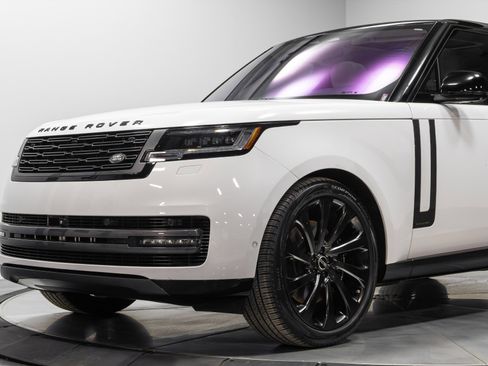 Used 2023 Land Rover Range Rover Long Wheelbase Autobiography image 4