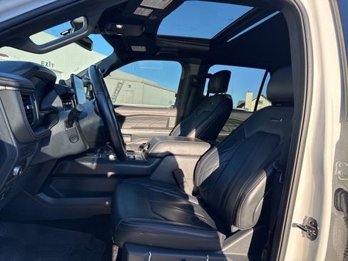 Used 2022 Ford Expedition Max Platinum image 11
