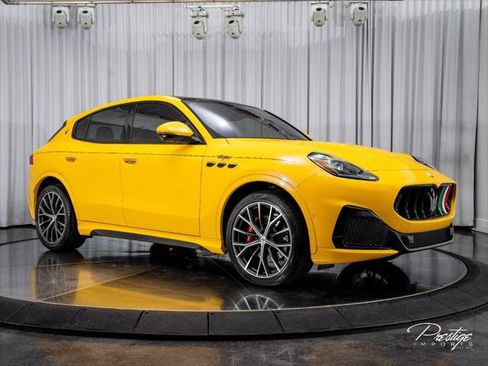 Used 2023 Maserati Grecale Trofeo AWD/4WD image 20