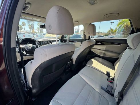 Used 2020 Kia Sorento LX w/ LX I4 Convenience Package FWD image 26