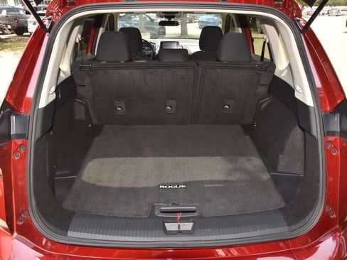 Used 2025 Nissan Rogue S FWD image 34