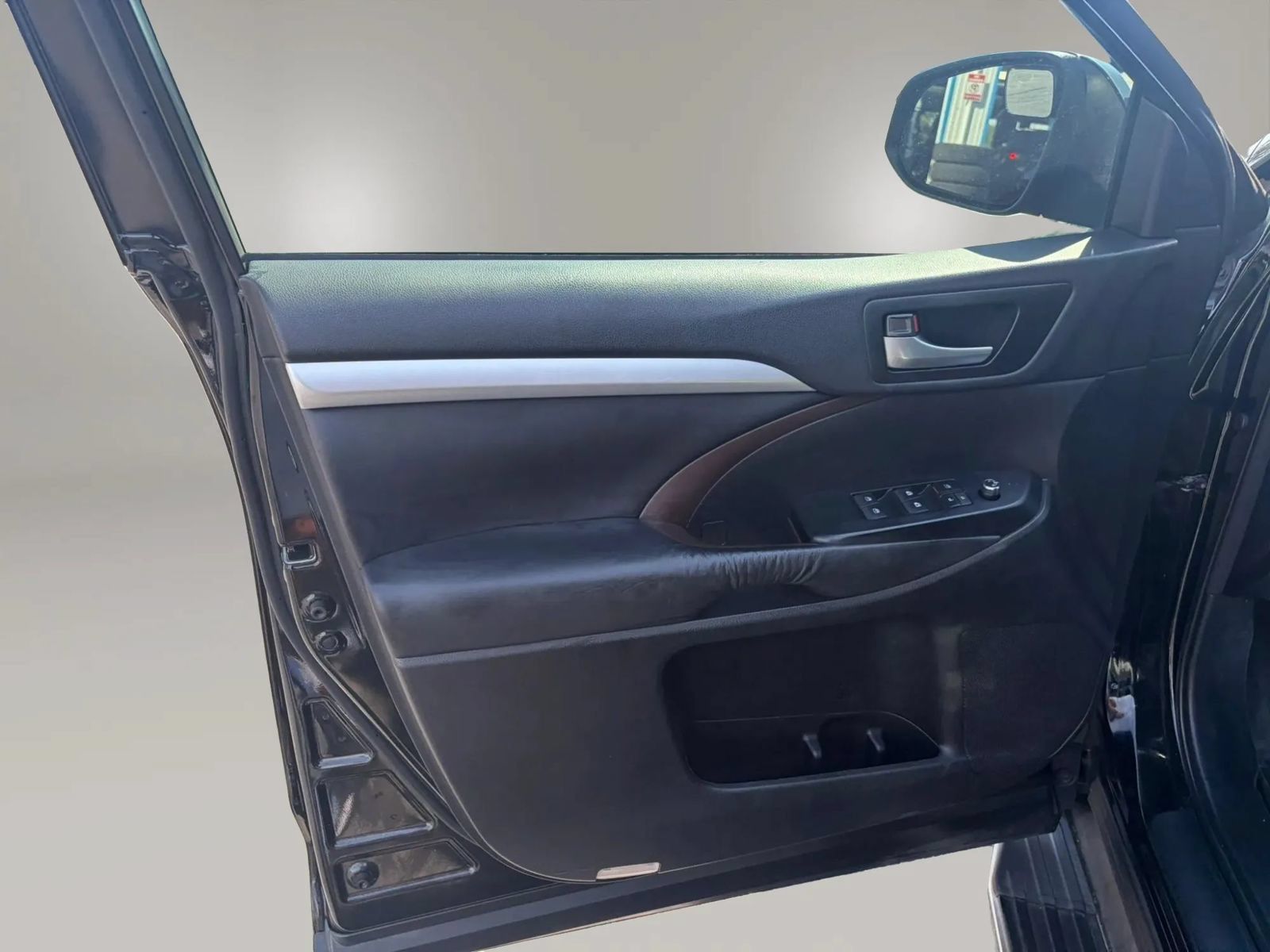 Used 2015 Toyota Highlander XLE AWD/4WD image 21