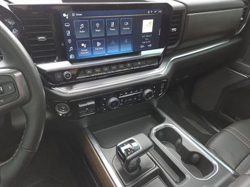 Used 2024 Chevrolet Silverado 1500 High Country w/ High Country Premium Package AWD/4WD image 39