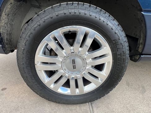 Used 2014 Lincoln Navigator L 4WD image 8