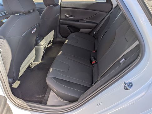 New 2026 Hyundai Elantra SE FWD image 19