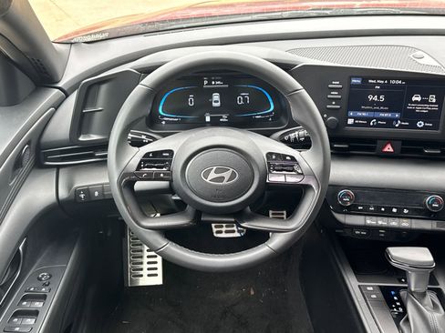 Certified 2025 Hyundai Elantra Sport FWD image 23