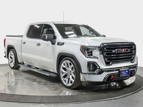 Used 2019 GMC Sierra 1500 SLT w/ SLT Premium Plus Package AWD/4WD image 10