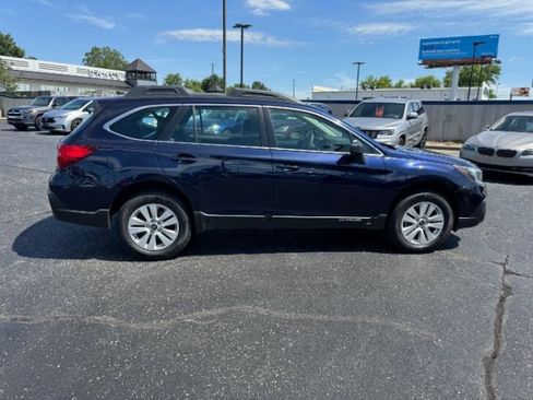 Used 2018 Subaru Outback 2.5i AWD/4WD image 8