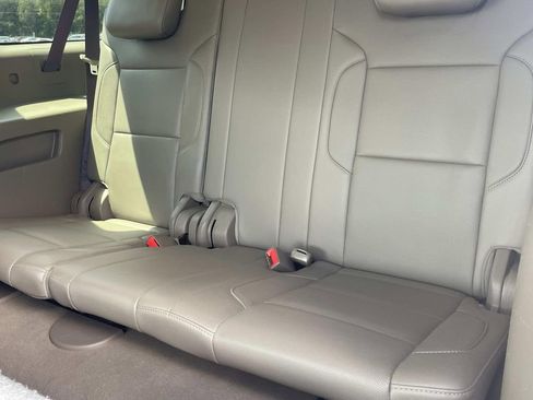 Used 2019 GMC Yukon XL SLT w/ Open Road Package RWD image 16