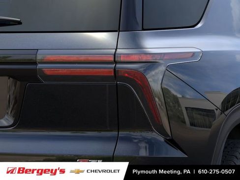 New 2026 Chevrolet Traverse Z71 w/ Driver Confidence Package AWD/4WD image 13