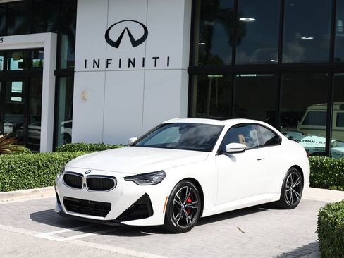 Used 2025 BMW 230i Coupe w/ M Sport Package RWD image 1