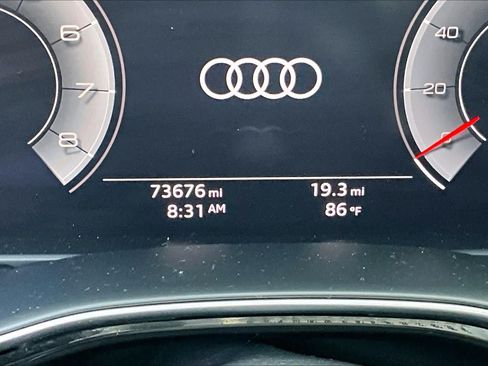 Used 2019 Audi Q8 Premium Plus w/ Premium Plus AWD/4WD image 24